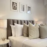 Boutique Twenty One